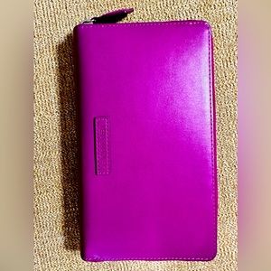 Leather Vera Bradley wallet